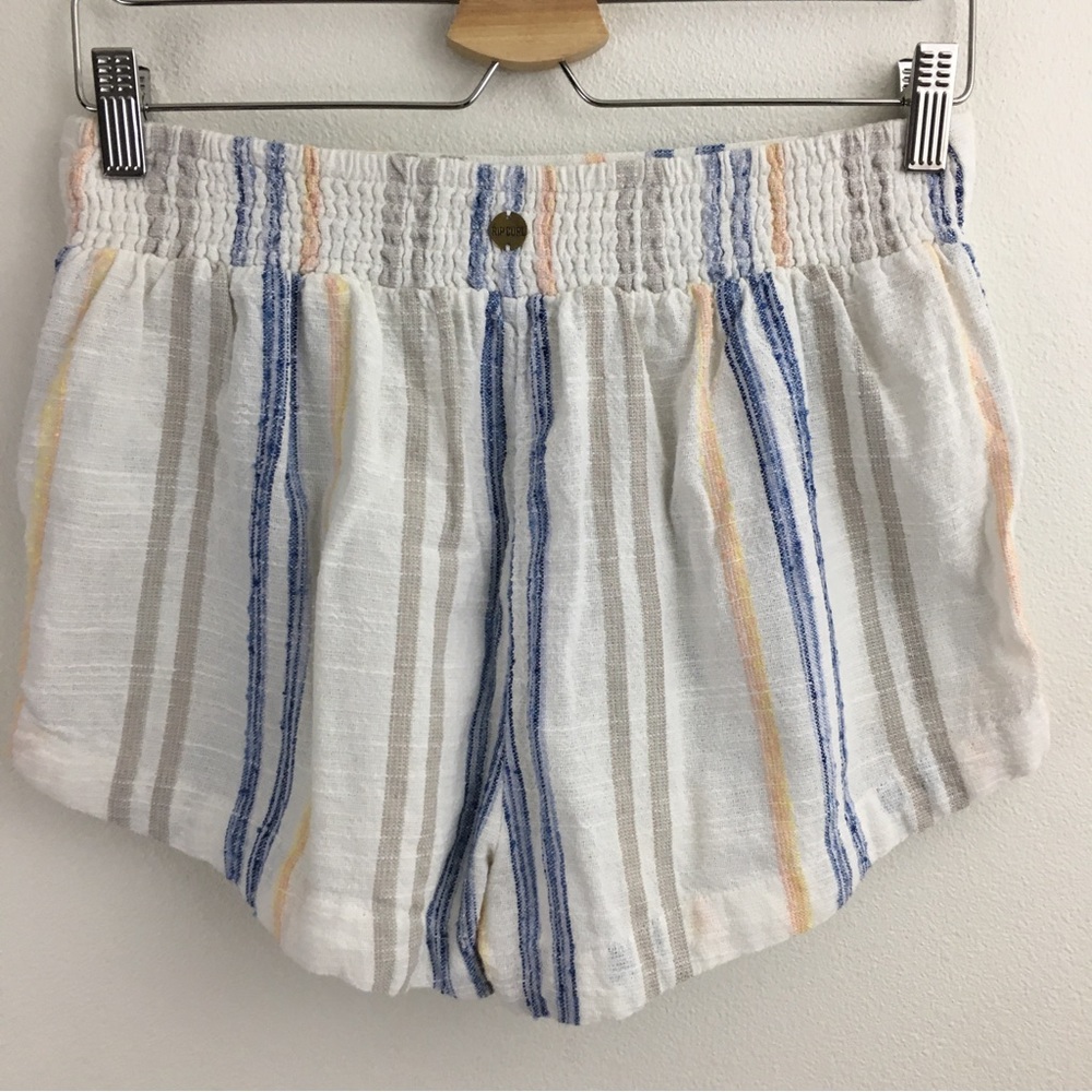 Rip Curl | White & Striped Shorts